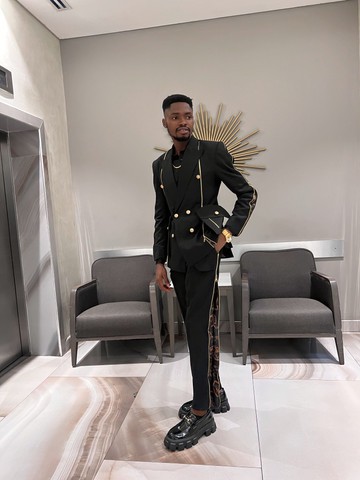 A double breasted zipper detailed suit #okxeelzippercollection . Best seller