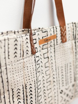 Tote bag in White Bogolan