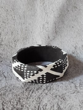 OBA bracelet in black and white WAX fabric-loincloths