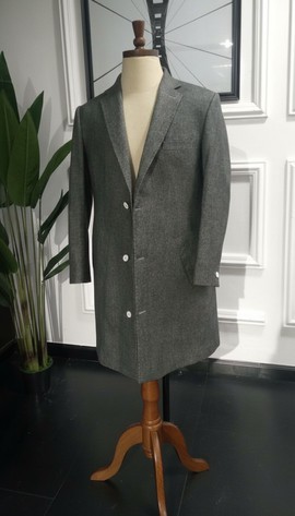 Manteau long ajusté en tweed de laine
