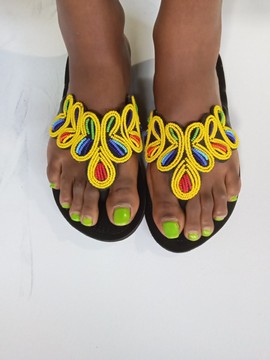 Sandales maasaï femmes africaines / 2021 / newstock / cuir / sandales plates