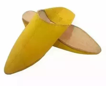 Slippers in original yellow leather handmade for men