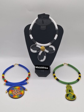 3 colliers masaï perlés, colliers africains imposants faits main, colliers tribaux à pendentif