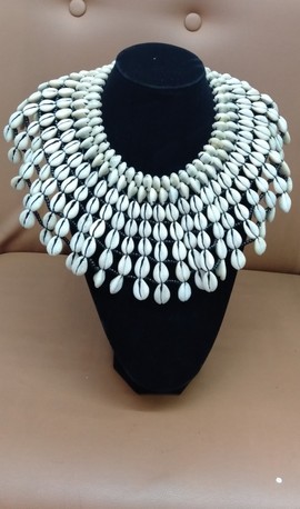 Cowries necklace, shell necklace, traditional necklace