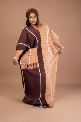 Majestueux caftan bicolore tissé à la main en Aso-Oke avec foulard assorti