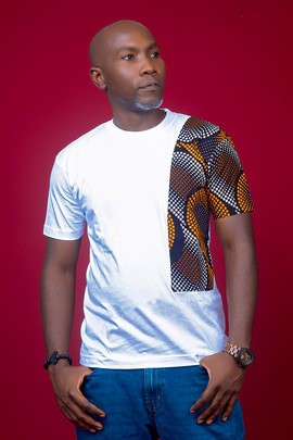 T-shirt customisée au tissu imprimé africain