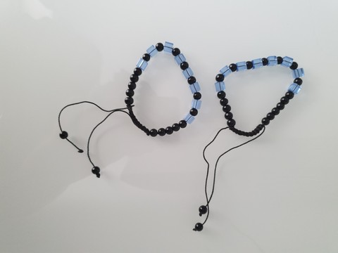 Lot de deux bracelets en perles bleue clair