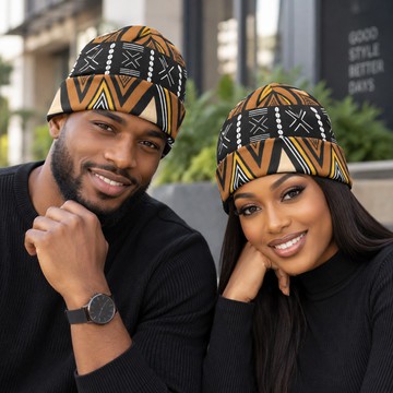 Bonnet en maille à revers avec imprimé cauris et tissu bogolan | Accessoire d’inspiration africaine | Bynelo