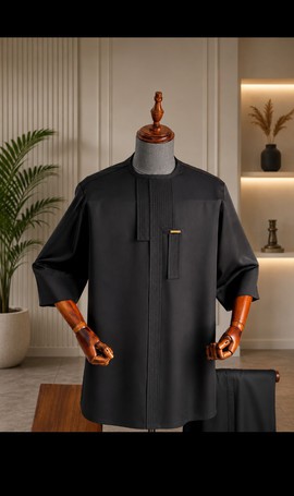 Ensemble Senator de luxe noir pour homme – Haut à manches courtes avec patte de boutonnage brodée et pantalon