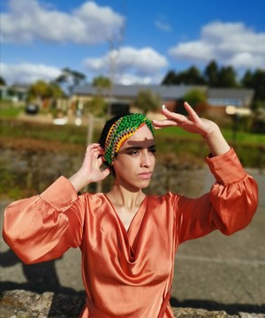 "Vicki" wax headband
