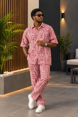 Ensemble homme 2 pièces en imprimé Ankara – Motif floral rouge et blanc, chemise à manches courtes et pantalon