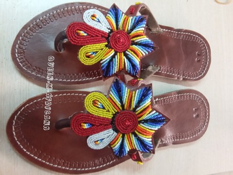 Sandales maasaï femmes africaines / 2021 / newstock / cuir / sandales plates