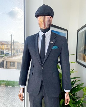 Un "Peaky Blinders" rechargé Iron Grey - Jorgecarli super 140's - "Board Room" costume à revers cranté