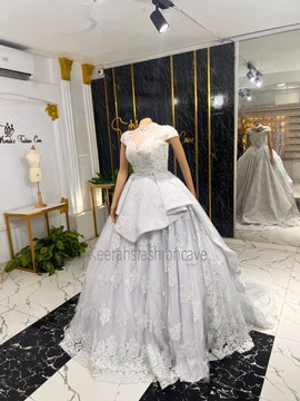 White  ball dress, white lace wedding dress,bridal gown,African women wedding dress
