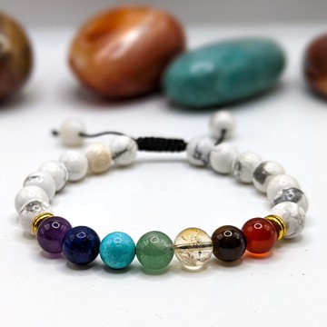 Howlite and 7 chakras bracelet in natural stone from Madagascar