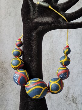 Collier YEMOJA NDOP/TOGUH BLEU en perles WAX tissu-pagnes