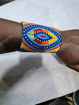 Manchette en cuir perlé Maasai, manchette en cuir africain, bracelets pour femmes