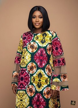 Robe droite Adire à mandala avec détails en organza