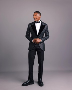 A Charcoal black, stuffed/slanted square-patterned jacquard peak lapel tuxedo suit