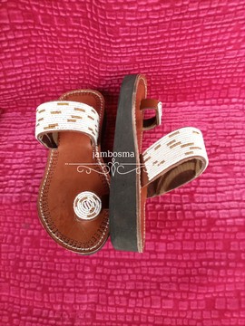 Sandales pour femmes africaines, sandales Massaï, sandales d'été, sandales en cuir perlé, chaussures pour femmes
