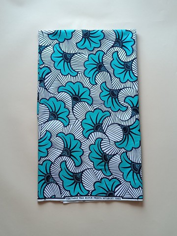 Atchobo spirit. Leaf-patterned Sandja. Authentic wax fabric, 100% cotton and zero polyester.