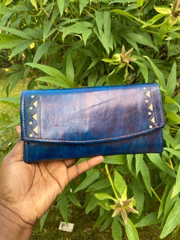 Grand portefeuille en cuir artisanal