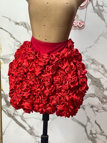 Jupe à roses, jupe courte avec une rose, jupe à fleurs roses
