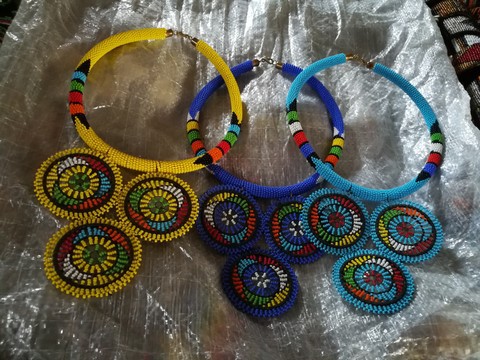 Colliers africains
