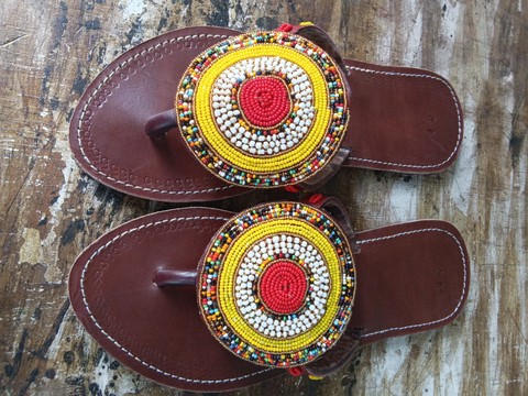 Sandales maasaï femmes africaines / 2021 / newstock / cuir / sandales plates