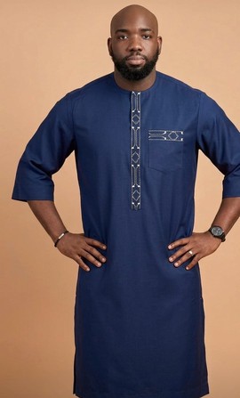 Tenue traditionnelle africaine de style sénateur, avec détails brodés, tenue classique pour homme