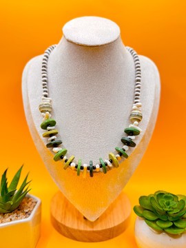 WONDERFUL24-01 : Collier ras de cou vert &amp; ivoire