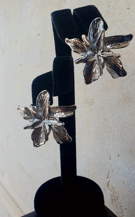 Silver colored "flower" earrings