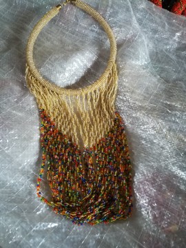Collier Femme Africaine