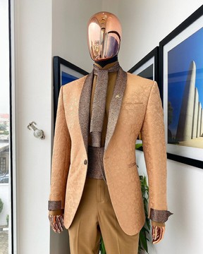 A “Mandarin” burlywood brown floral pattern jacquard suit