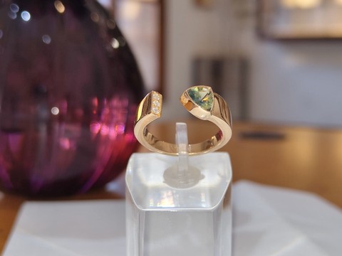 Bague serpenti lisse avec saphir