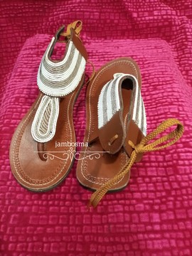 Sandales pour femmes africaines, sandales Massaï, sandales d'été, sandales en cuir perlé, chaussures pour femmes