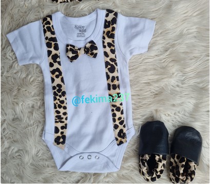 Ensemble body et chaussons bébé