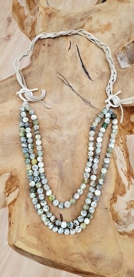 Collier de perles en pierres naturelles