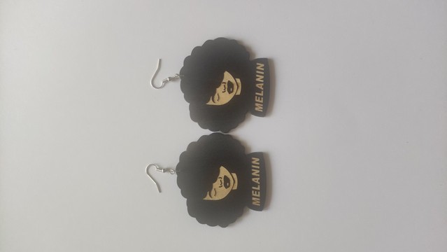 Boucles d'oreilles femme africaine afro mélanine
