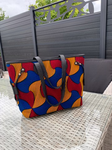 Linguere tote bag