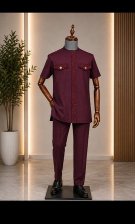 Ensemble sénateur bordeaux pour homme avec bordure perlée sur le devant et poches poitrine – Tenue traditionnelle deux pièces