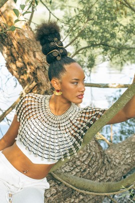 “Naivasha” cowrie necklace