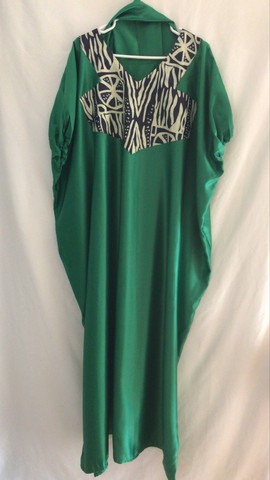 Robe africaine élégante pour femmes; avec imprimé de tissu ndop.