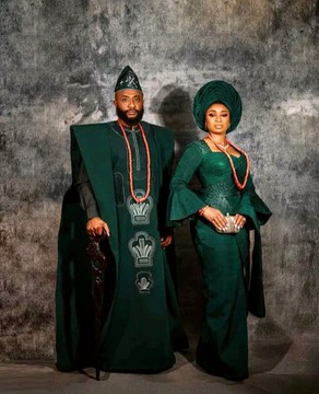 Couples African clothing.