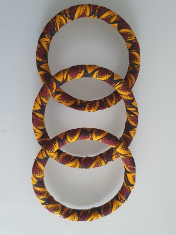 Lot of 3 bracelets in wax
