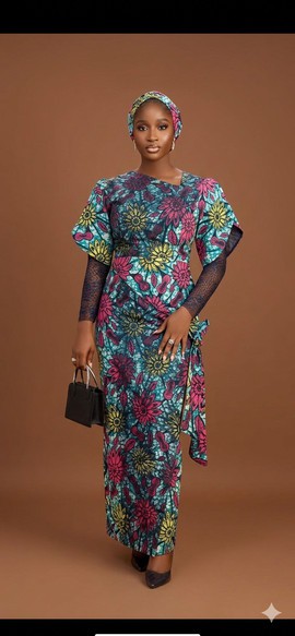 Robe midi fusion en Ankara floral et dentelle