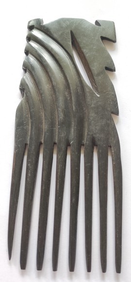 Afro comb in carved wood - hair accessory