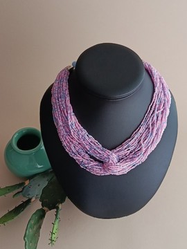 "Fine Rocaille". Crossed necklace set made of Moroccan seed beads.