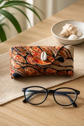 * Handmade glasses case – African style