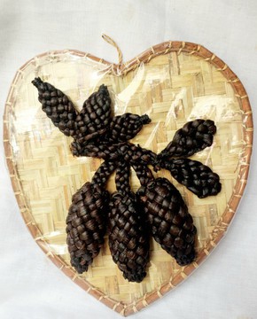 Décoration/ Art Vanille bourbon tressée: CACAO/ Madagascar/ Collection VAVASAHA"